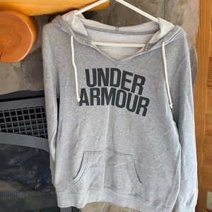 Gray under Armour sweatshirt